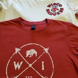 🛍WI Badgers 2 shirts long & short sleeved